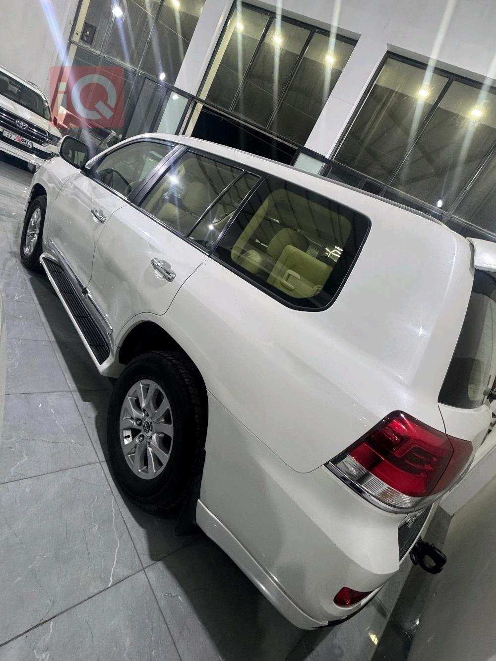 تويوتا لاندكروزر